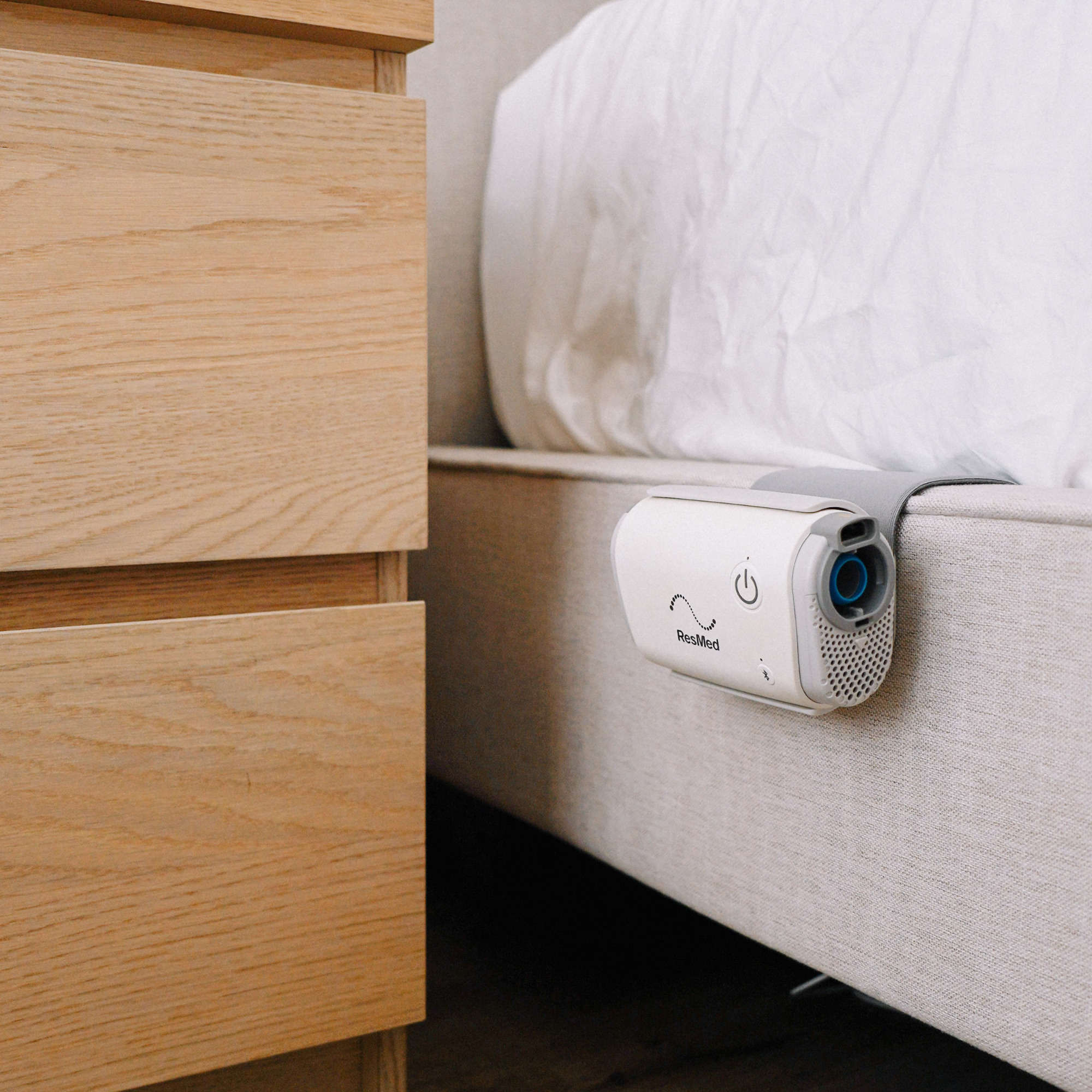 ResMed AirMini™ Travel CPAP Mounting System and Bed Caddy